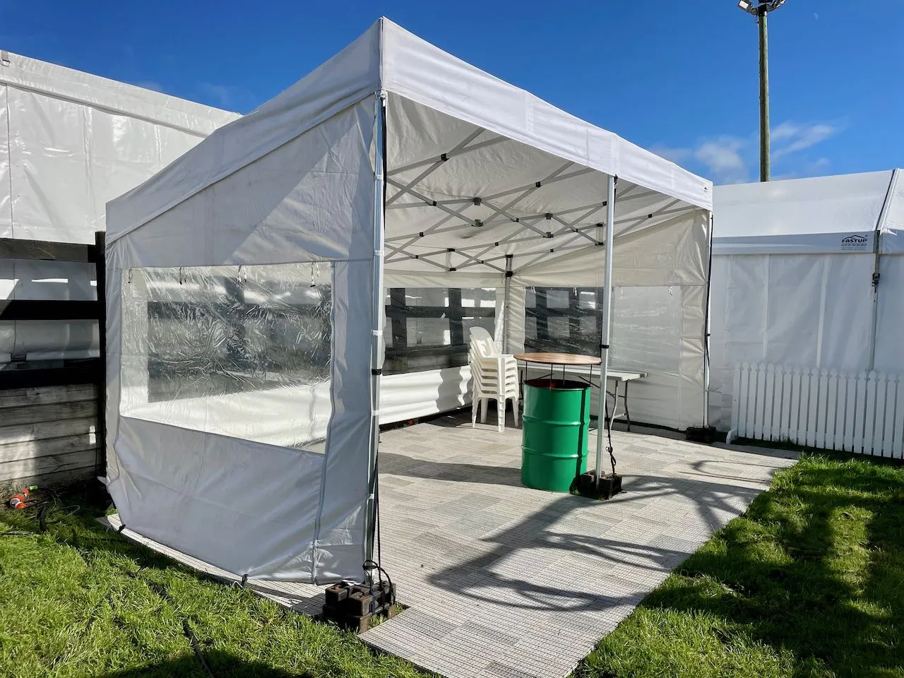 5.7x2.7m KNE Awning Includes x 3 Clear window Side Walls