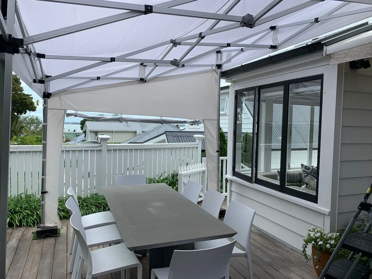 5.7x2.7m KNE Awning Includes x 3 Clear window Side Walls