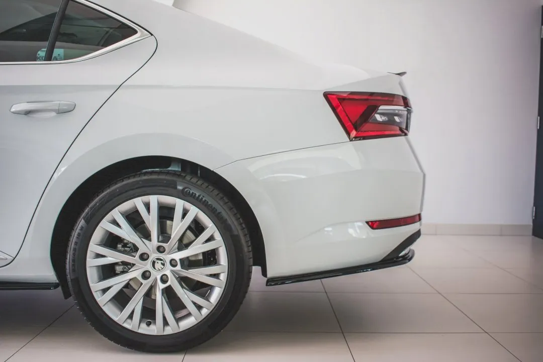 Maxton Design - REAR SIDE SPLITTERS SKODA SUPERB MK3 FL (2019-)