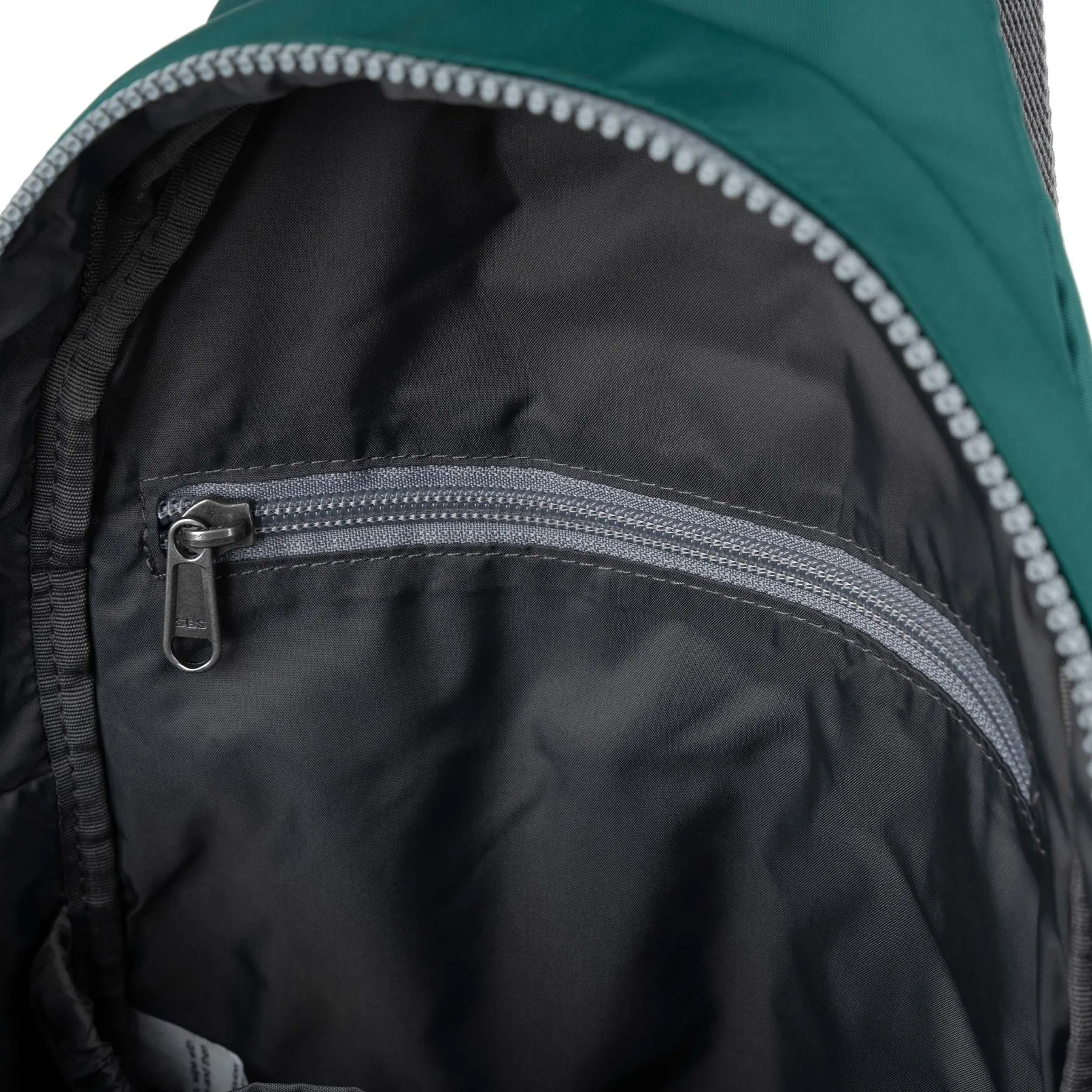 ROKA Willesden M XL Recycled Nylon Bag - Teal