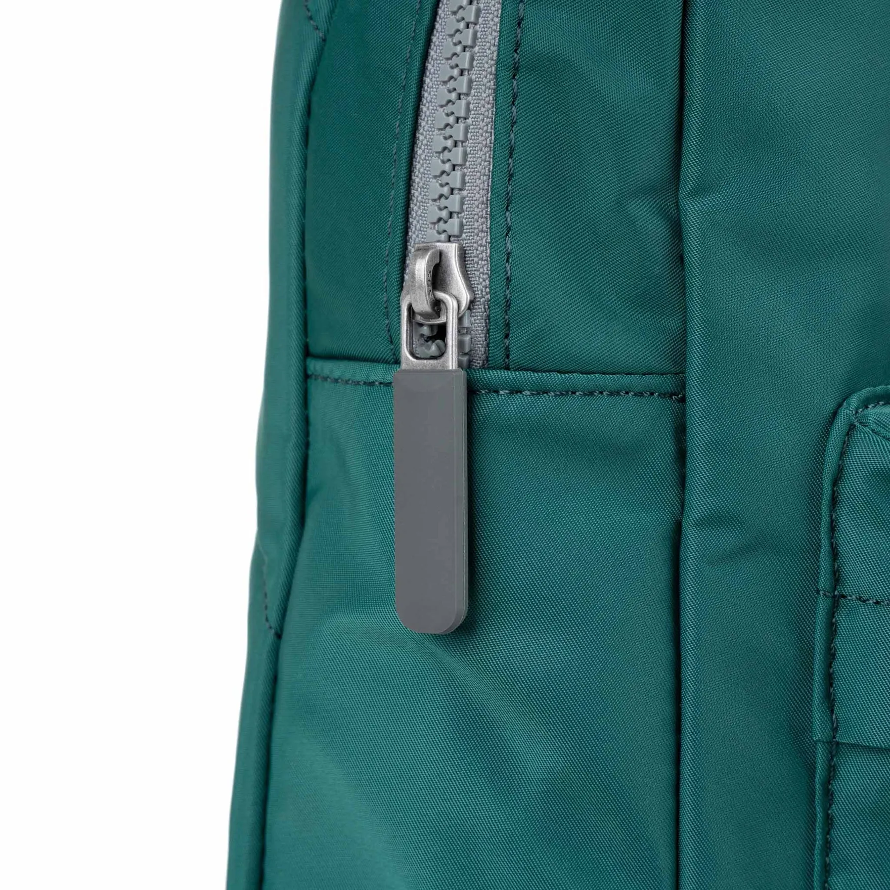 ROKA Willesden M XL Recycled Nylon Bag - Teal