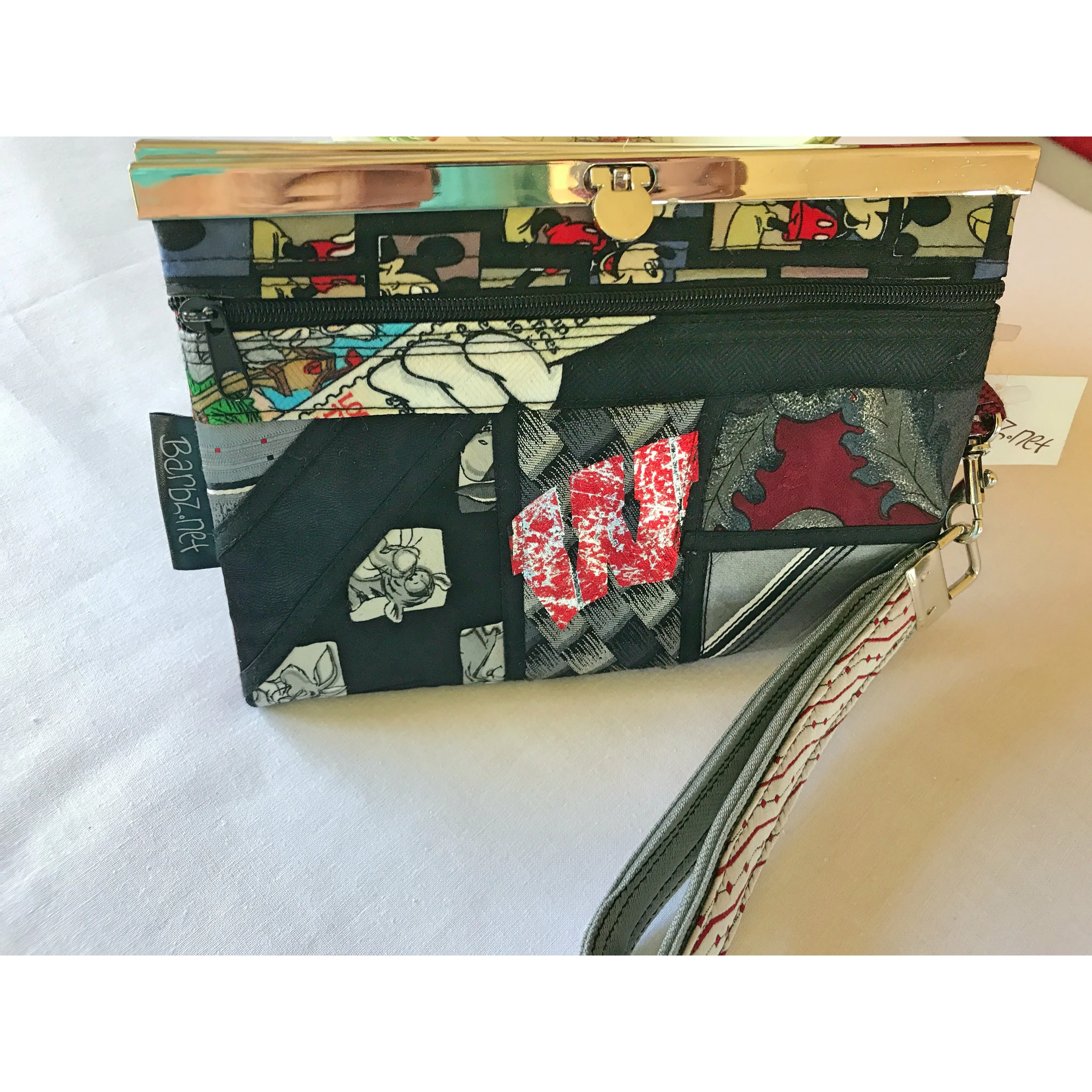 Woman Wallet, Wristlet, Purse, Distressed W - Wallet Deluxe, Barbz.net
